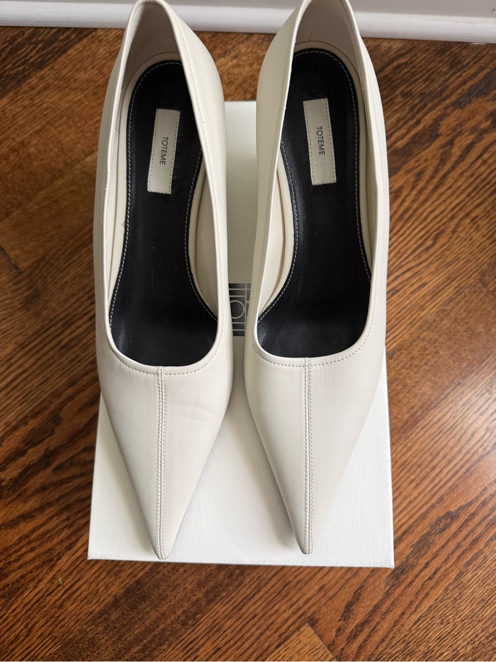 Toteme Cream Pointed Leather Pumps